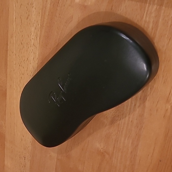 RAY-BAN Hard Clamshell Black Glasses/Sunglasses Case, Unisex - Picture 3 of 16